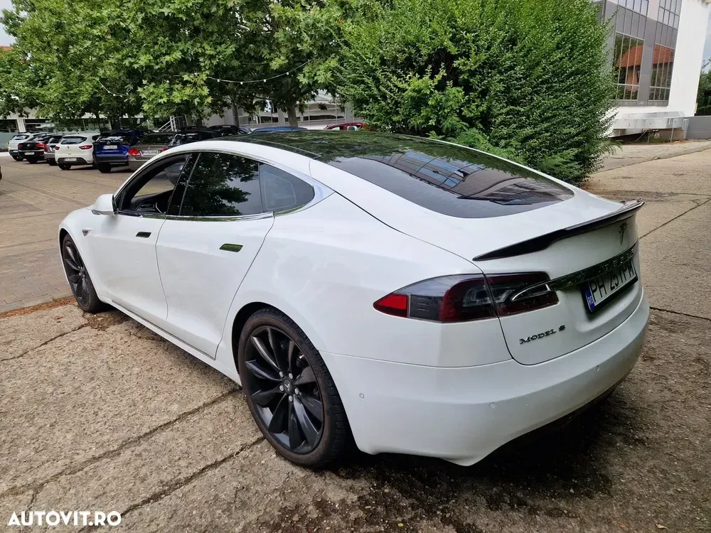 Tesla Model S — imagine 3