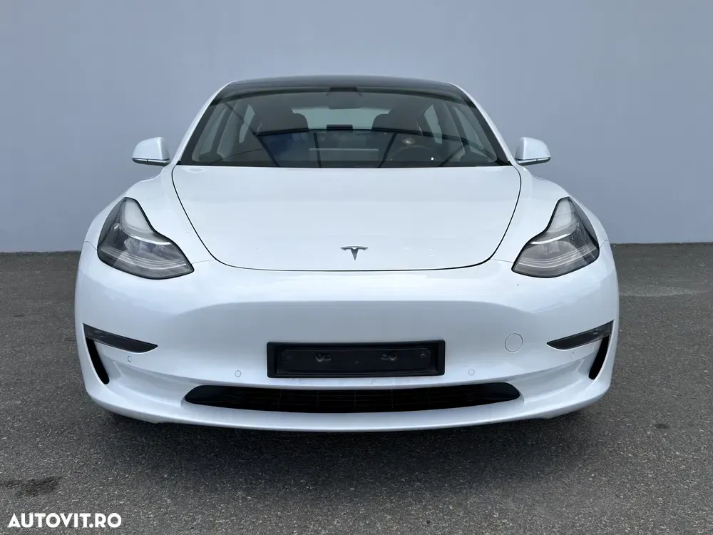 Tesla Model 3 — imagine 6