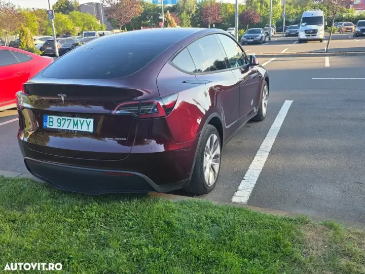 Tesla Model Y AWD Performance