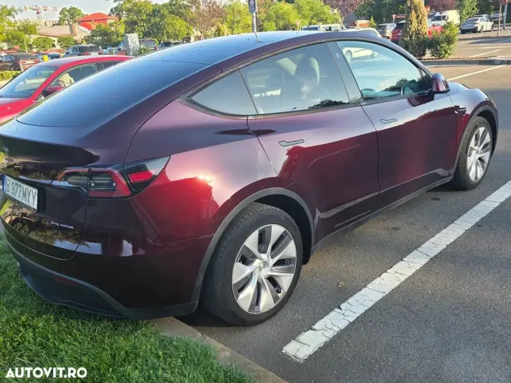Tesla Model Y AWD Performance