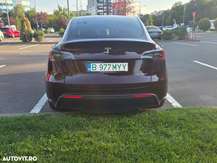 Tesla Model Y AWD Performance