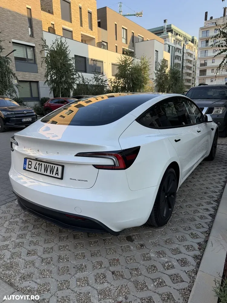Tesla Model 3 — imagine 6