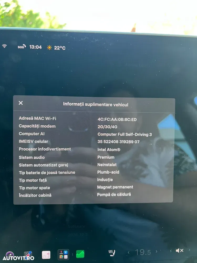 Tesla Model 3 — imagine 5