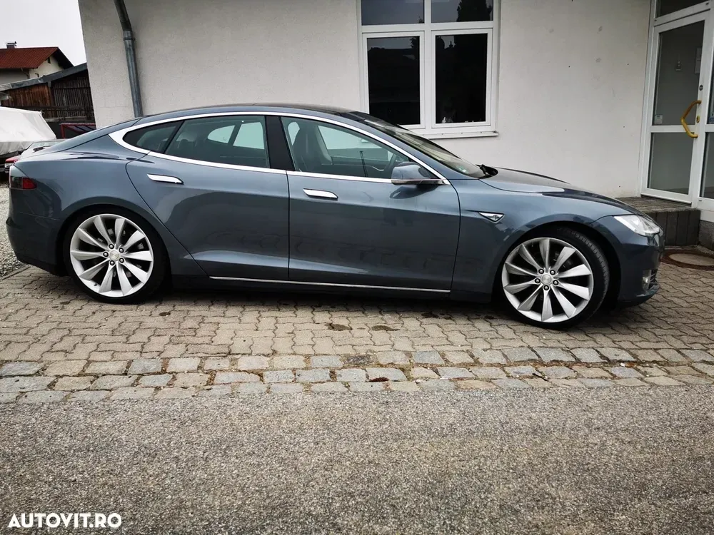 Tesla Model S — imagine 2
