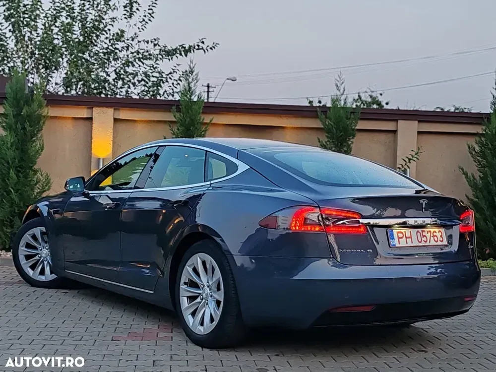 Tesla Model S — imagine 3