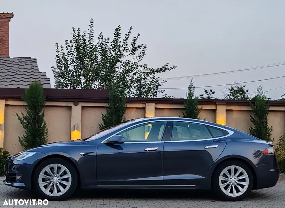 Tesla Model S — imagine 5