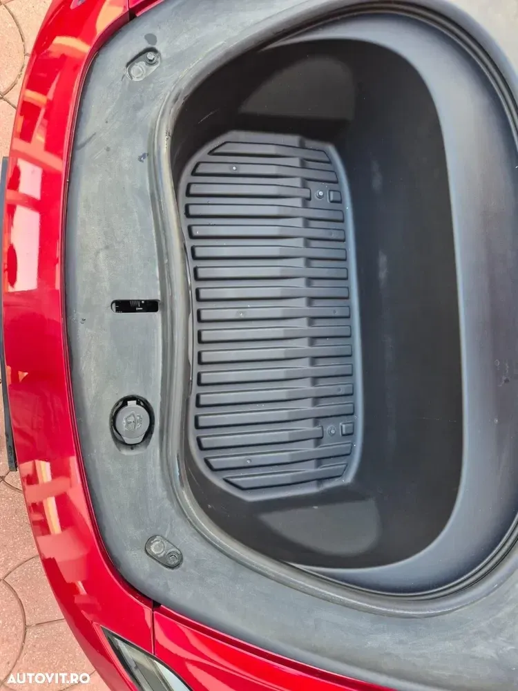 Tesla Model 3 — imagine 3