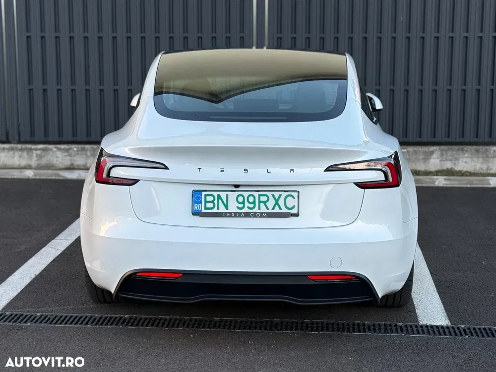 Tesla Model 3 — imagine 2