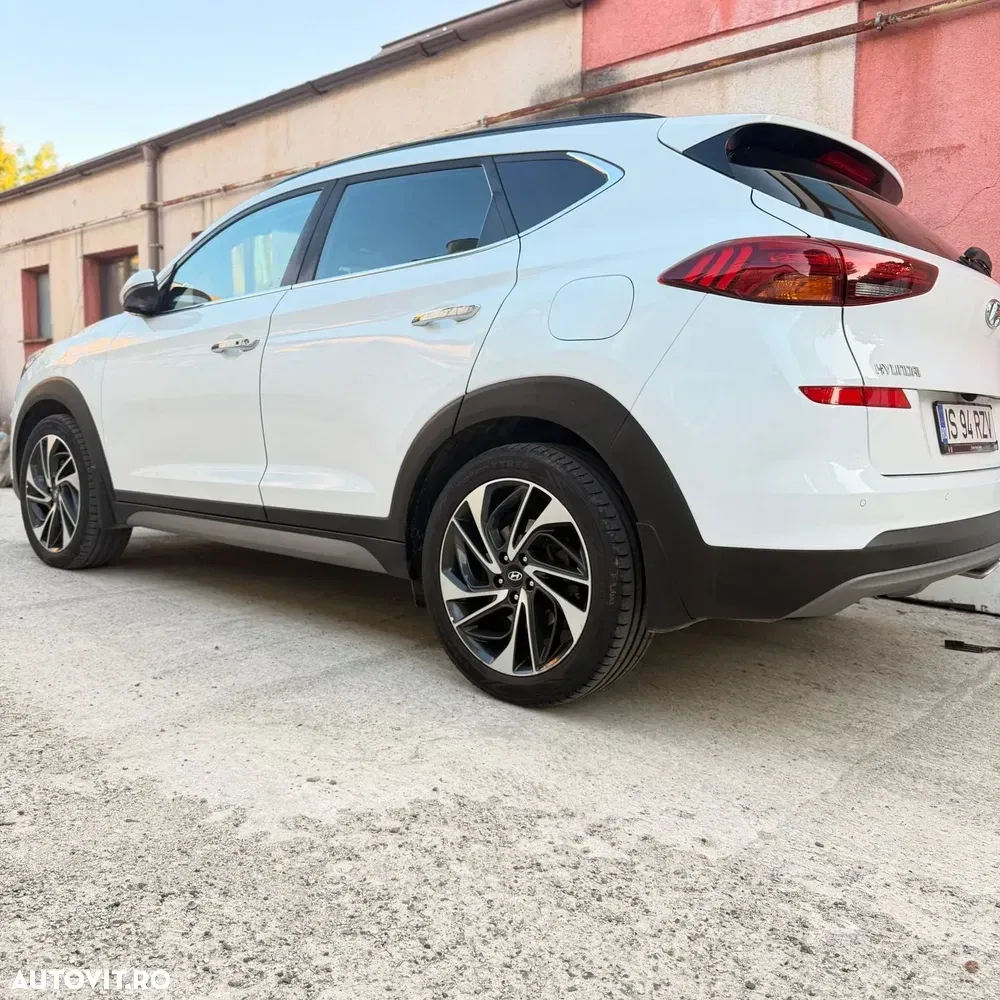 Hyundai Tucson III 2.0 CRDI 4WD 8AT Luxury — imagine 2