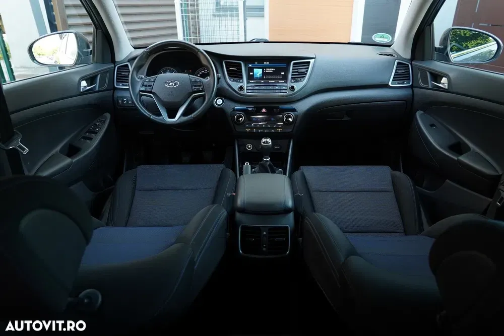 Hyundai Tucson III 2.0 CRDI 4WD 6MT Premium — imagine 4
