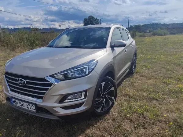 Hyundai Tucson 2.0 CRDI 4WD 8AT Premium