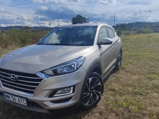 Hyundai Tucson 2.0 CRDI 4WD 8AT Premium