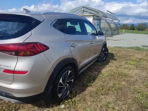 Hyundai Tucson 2.0 CRDI 4WD 8AT Premium
