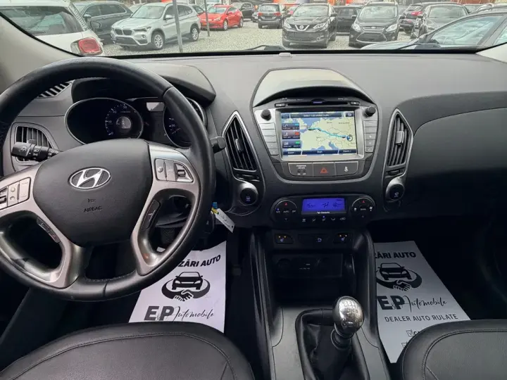 Hyundai ix35 ver-blue-1-7-crdi-2wd-style