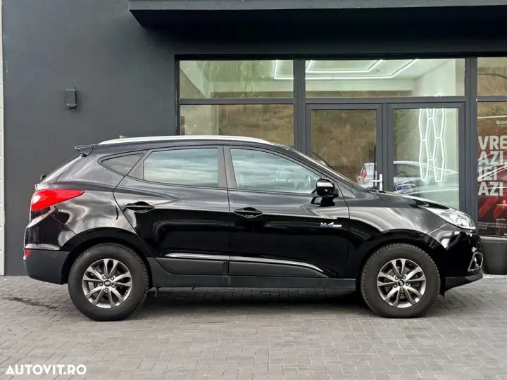 Hyundai ix35 ver-blue-1-7-crdi-2wd-style