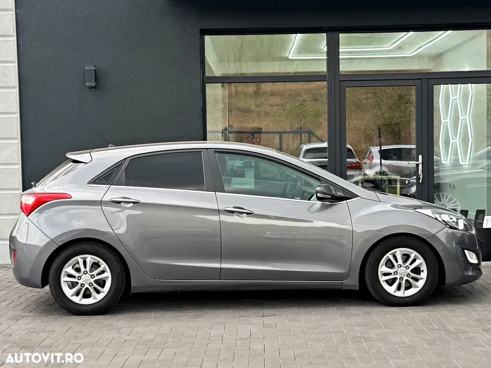 Hyundai i30 1.6 CRDI Comfort — imagine 2