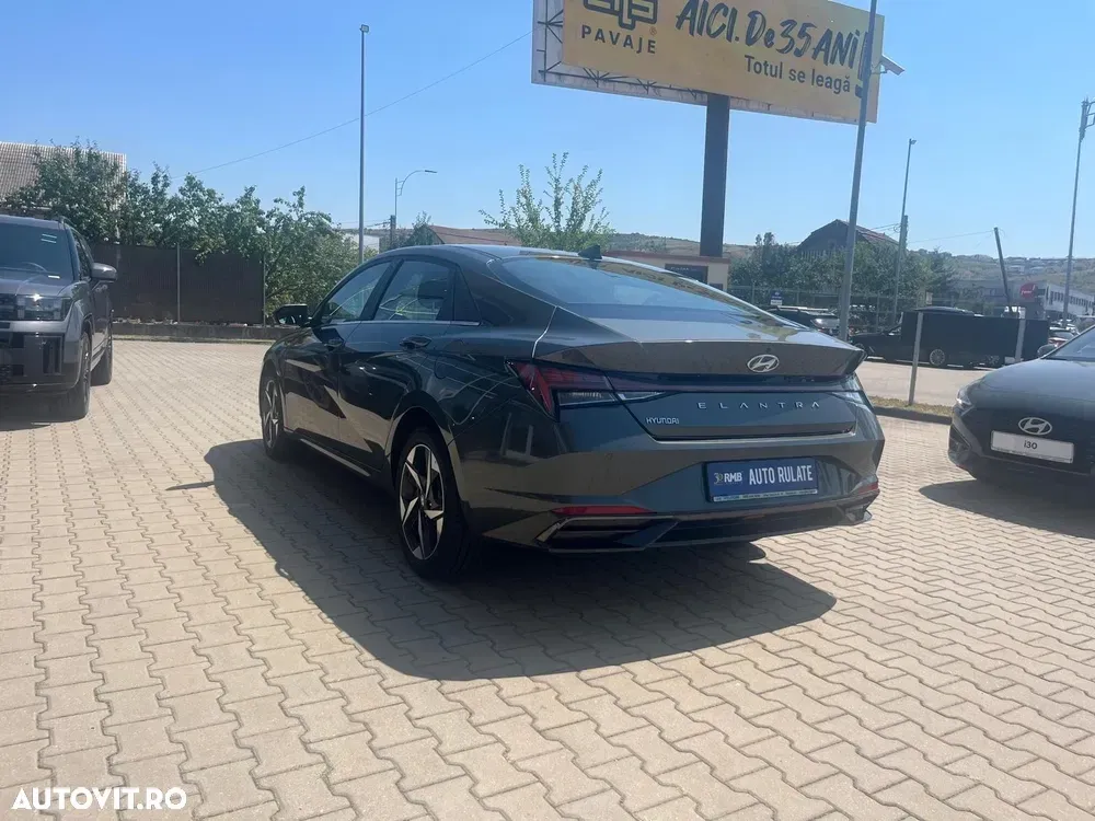 Hyundai Elantra 1.6 l 123 CP CVT Exclusive Navi — imagine 4