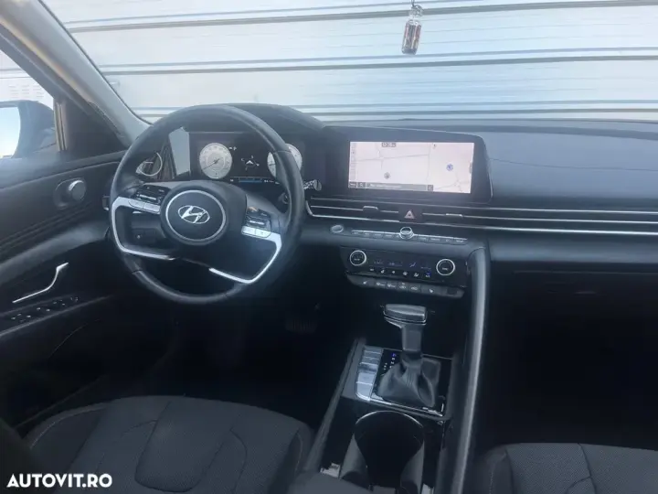 Hyundai Elantra 1.6 l 123 CP CVT Exclusive Navi