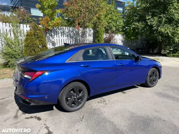 Hyundai Elantra VII 1.6 l 123 CP 6MT Highway