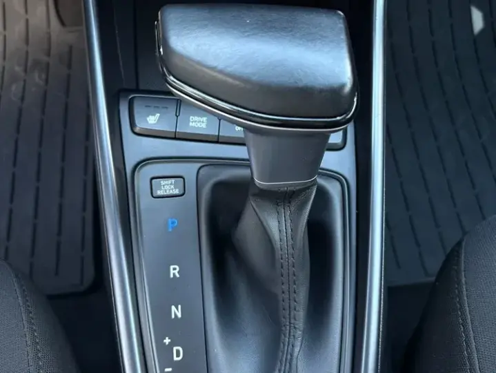 Hyundai Bayon 1.0 T-GDI M-Hybrid 100 CP 7DCT Led Line