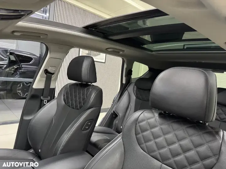 Hyundai Santa Fe IV 1.6 l 265 CP 4WD 6AT Luxury