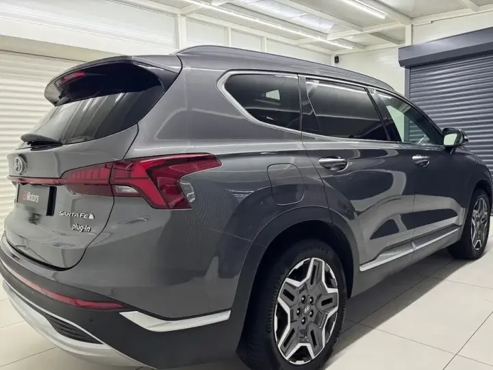 Hyundai Santa Fe IV 1.6 l 265 CP 4WD 6AT Luxury