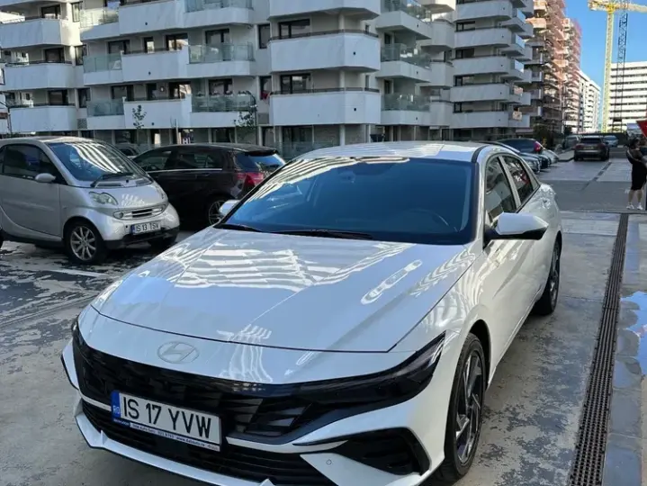 Hyundai Elantra VII 1.6 l 123 CP CVT Exclusive