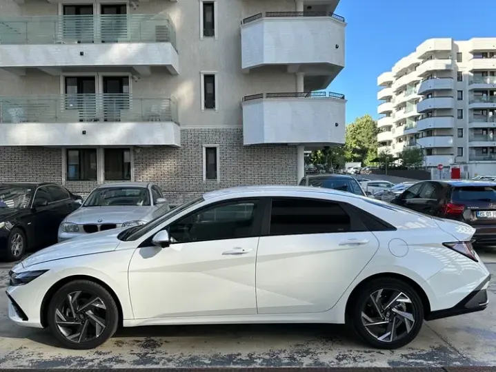 Hyundai Elantra VII 1.6 l 123 CP CVT Exclusive
