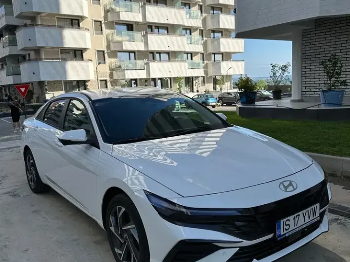 Hyundai Elantra VII 1.6 l 123 CP CVT Exclusive