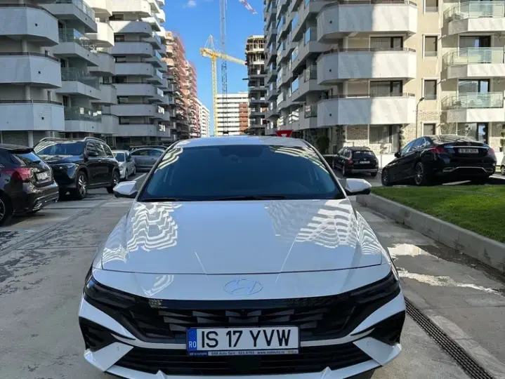 Hyundai Elantra VII 1.6 l 123 CP CVT Exclusive