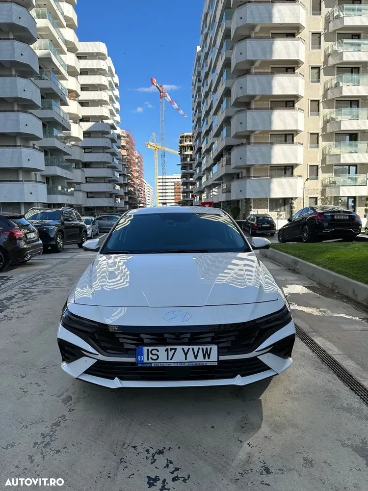 Hyundai Elantra VII 1.6 l 123 CP CVT Exclusive — imagine 3