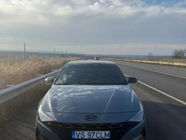 Hyundai Elantra VII 1.6 l 123 CP CVT Exclusive Navi