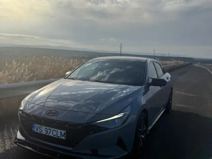 Hyundai Elantra VII 1.6 l 123 CP CVT Exclusive Navi