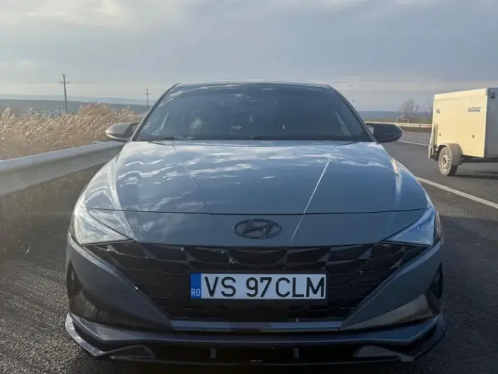 Hyundai Elantra VII 1.6 l 123 CP CVT Exclusive Navi
