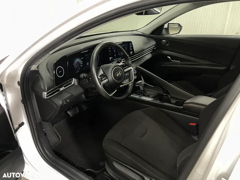 Hyundai Elantra VII 1.6 l 123 CP CVT Exclusive — imagine 5