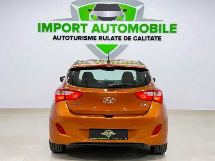 Hyundai i30 II 1.6 CRDI DCT Passion