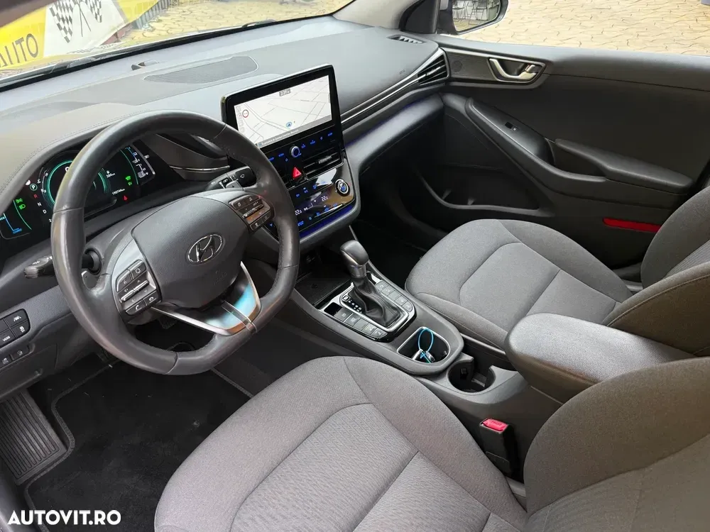 Hyundai IONIQ 1.6 GDI Premium — imagine 2