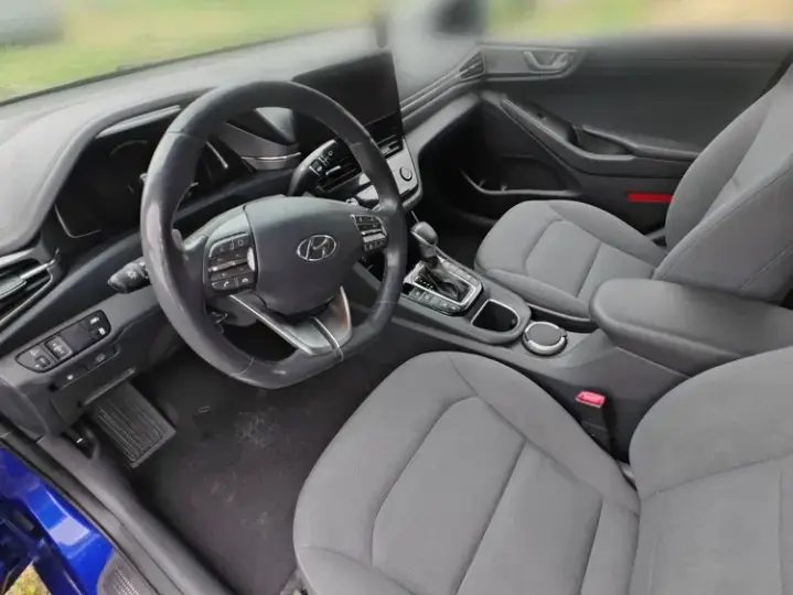Hyundai IONIQ