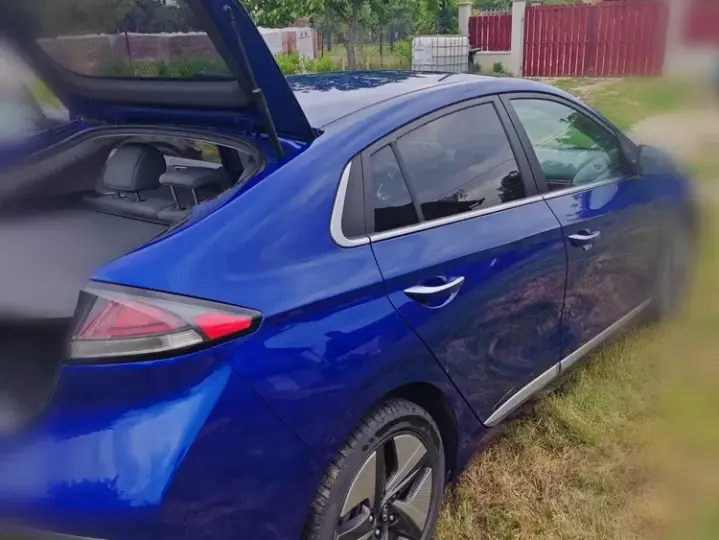 Hyundai IONIQ
