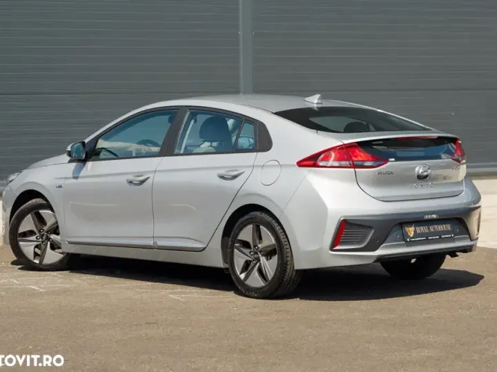 Hyundai IONIQ 1.6 GDI Premium