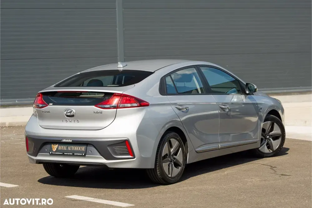 Hyundai IONIQ 1.6 GDI Premium — imagine 4