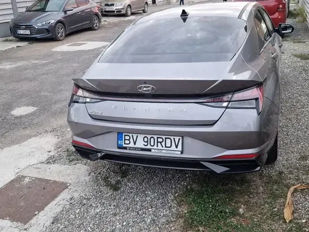 Hyundai Elantra VII 1.6 l 123 CP CVT Highway
