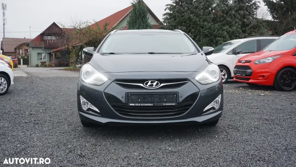 Hyundai i40 i40cw 1.7 CRDi Automatik Fifa World Cup Edition Gold — imagine 2