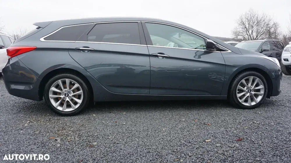 Hyundai i40 i40cw 1.7 CRDi Automatik Fifa World Cup Edition Gold — imagine 4