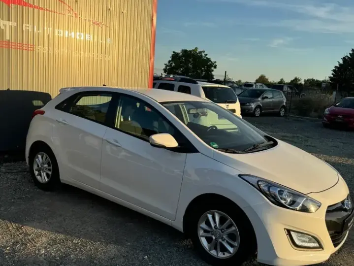 Hyundai i30 II 1.4 White Edition