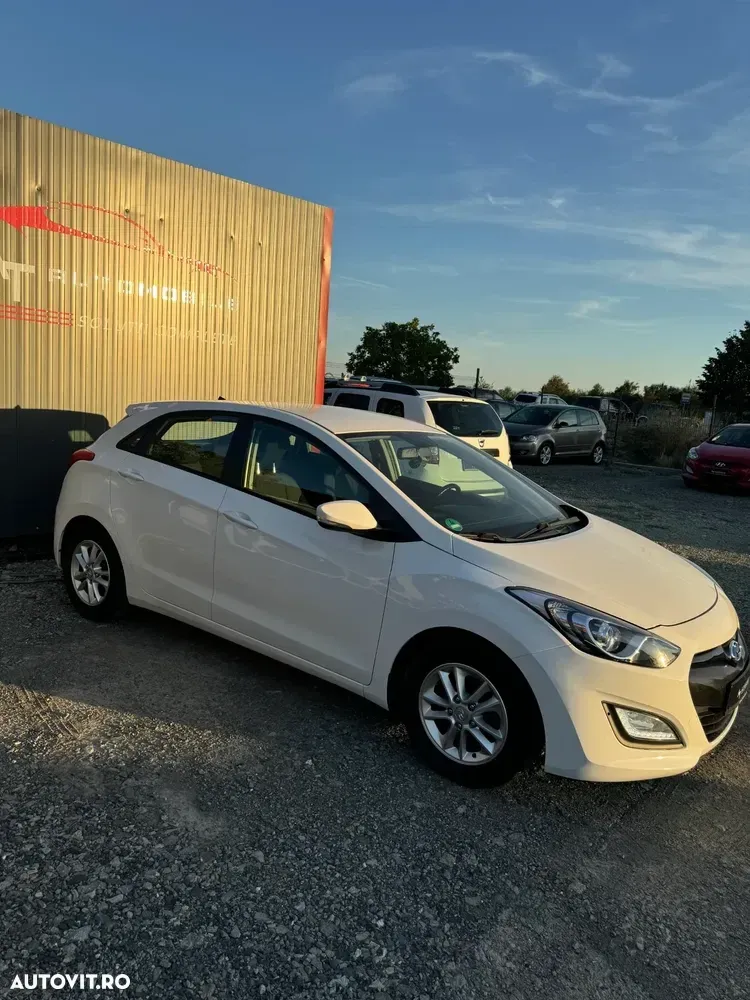 Hyundai i30 II 1.4 White Edition — imagine 5