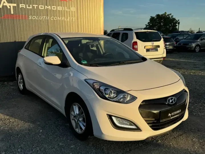 Hyundai i30 II 1.4 White Edition