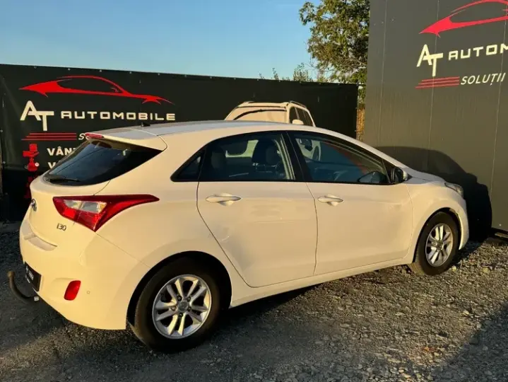 Hyundai i30 II 1.4 White Edition