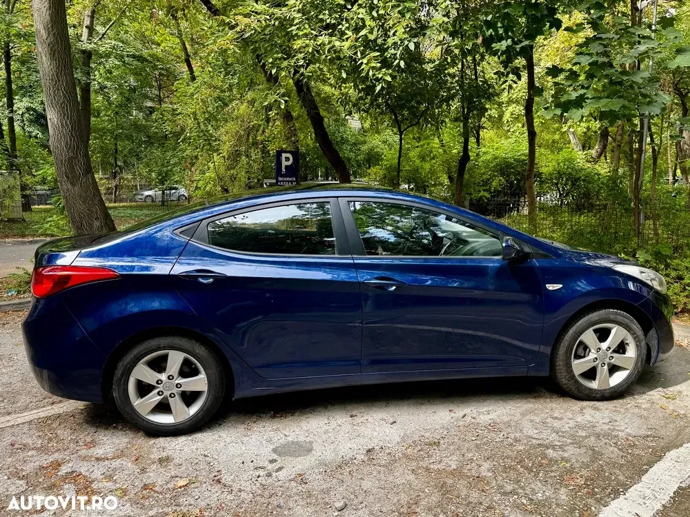 Hyundai Elantra V — imagine 2