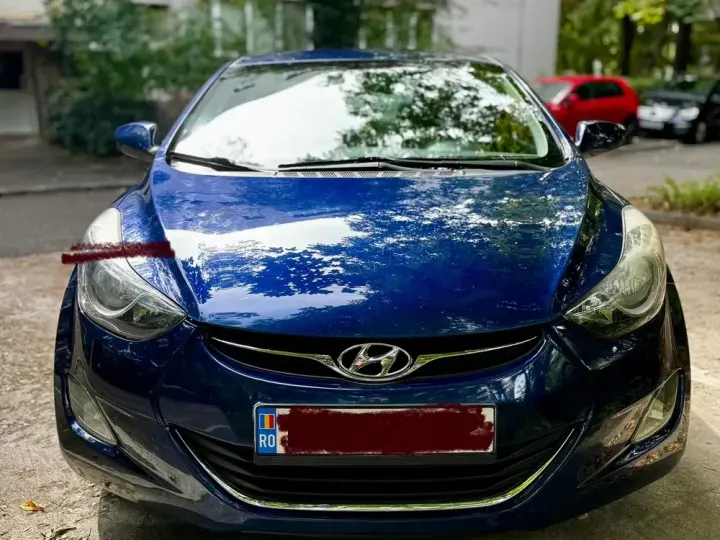 Hyundai Elantra V